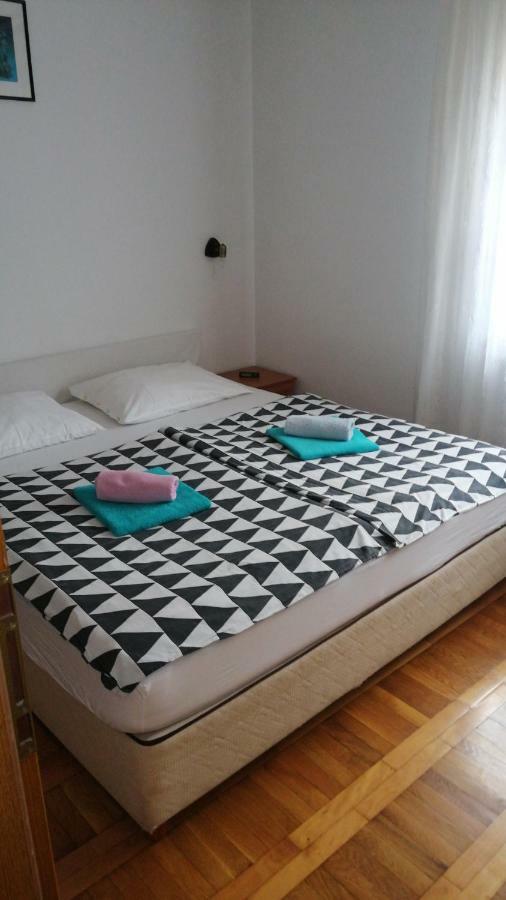 Ferienwohnung Apartman Valentic Jadranovo Exterior foto